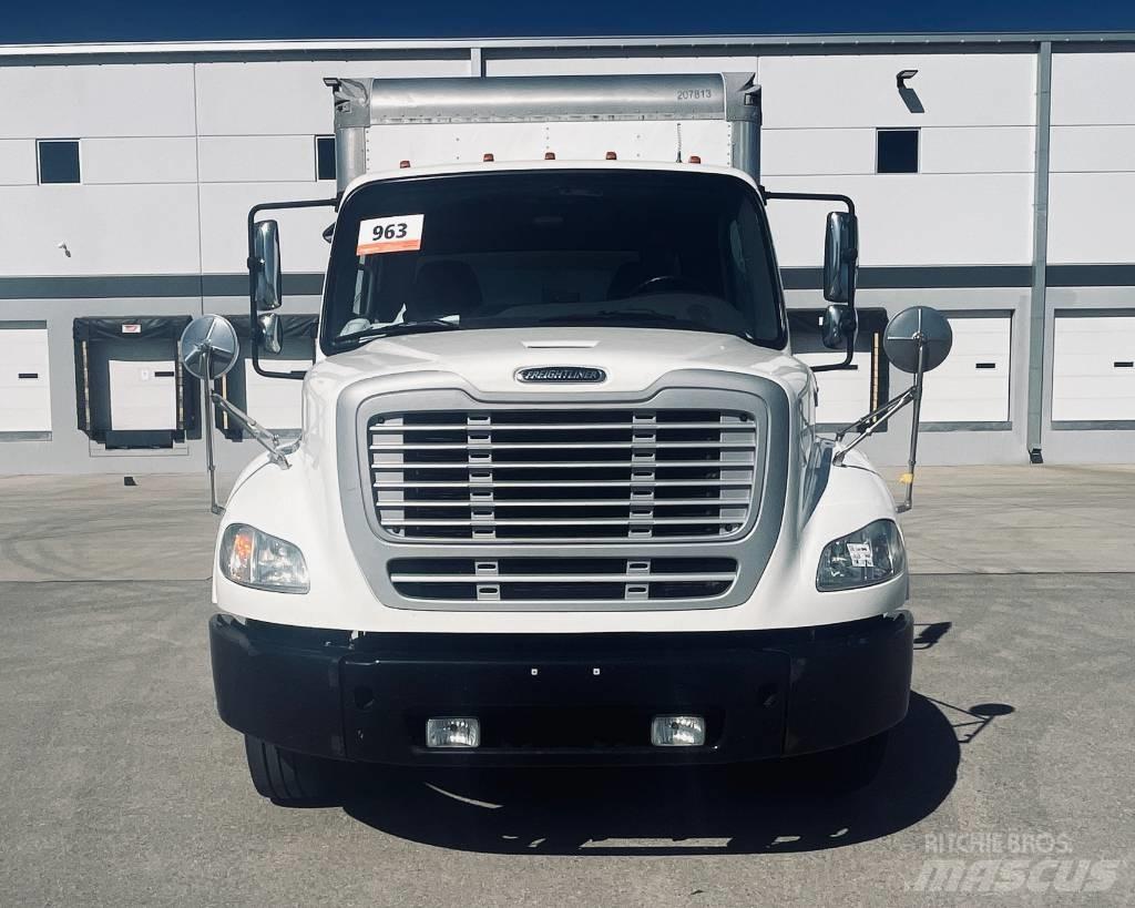 Freightliner M 106 Caminhões de caixa fechada