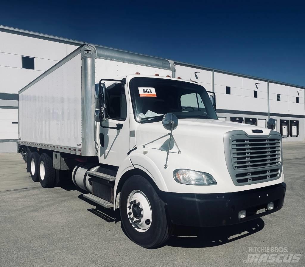 Freightliner M 106 Caminhões de caixa fechada