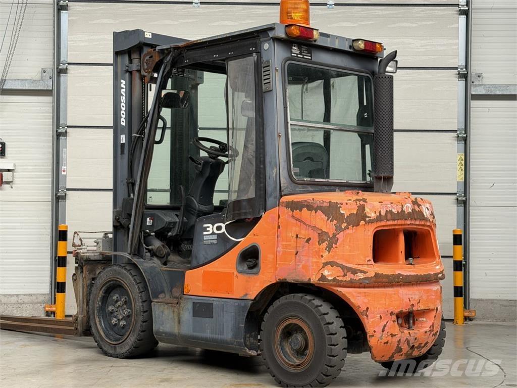 Doosan D30S-5 Empilhadores Diesel