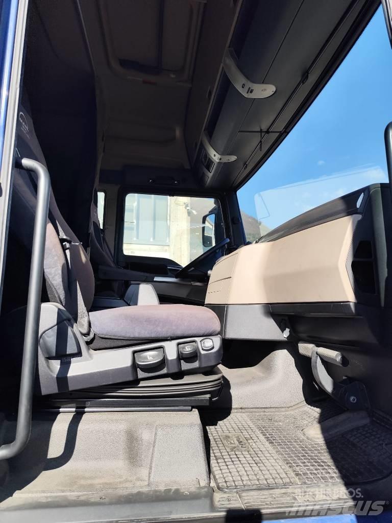 MAN TGX 26.420 Camiões de Transporte Auto