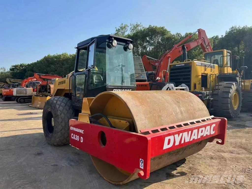 Dynapac CA300 Motoniveladoras