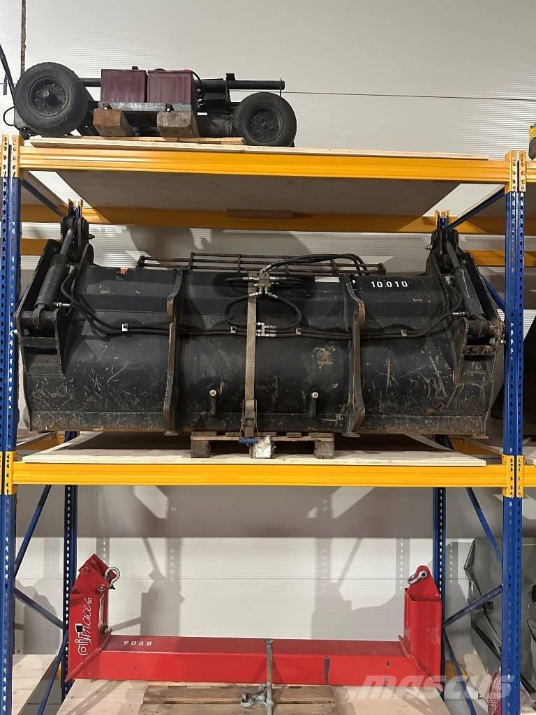 Sennebogen 305 Manipulador telescópico