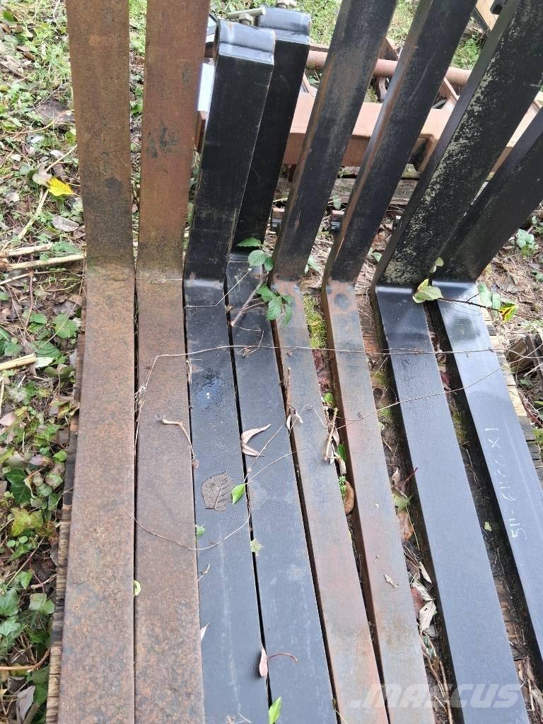 JCB Q FIT FORKS Outros acessórios de carga e escavação