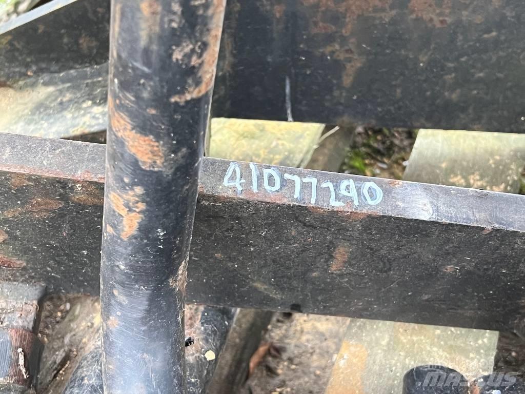 JCB Q FIT FORKS Outros acessórios de carga e escavação