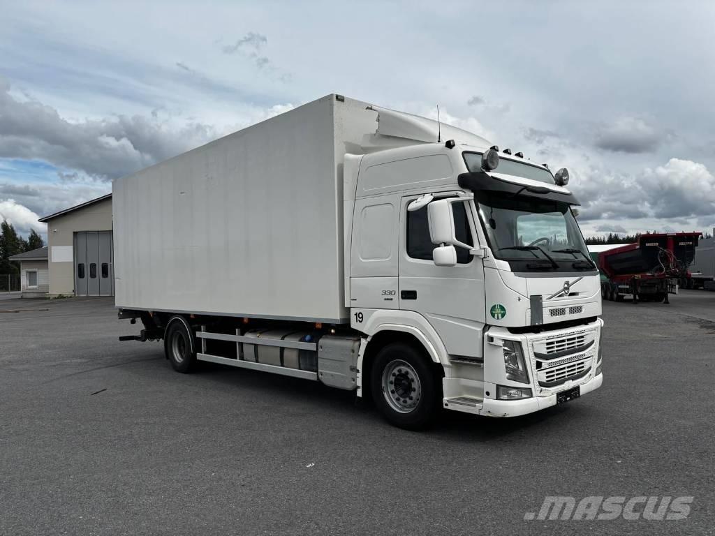 Volvo FM 330 Caminhões de caixa fechada