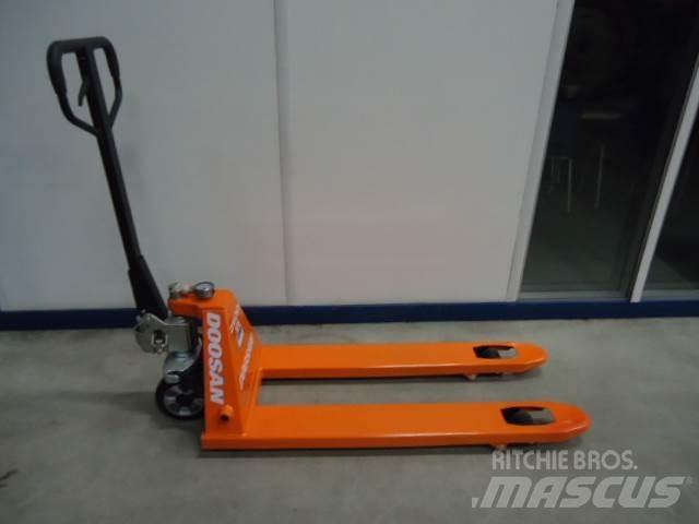 Doosan Pallettruck Movimentadores manuais de palettes