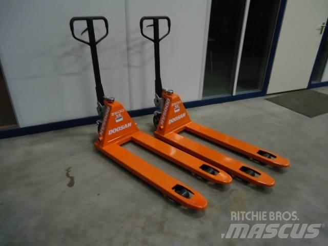 Doosan Pallettruck Movimentadores manuais de palettes