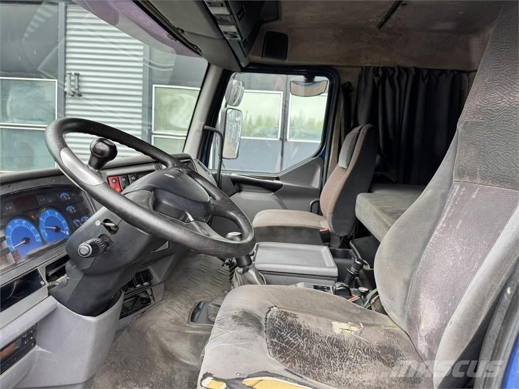 Sisu E12M 10X4 Camiões basculantes