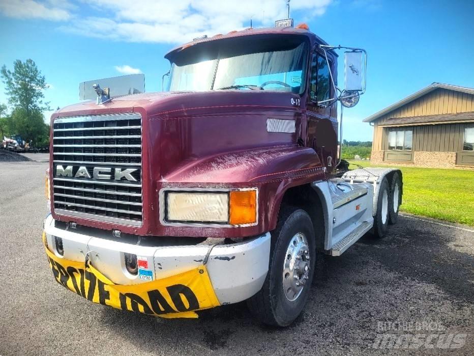 Mack CH 613 Cavalos Mecânicos