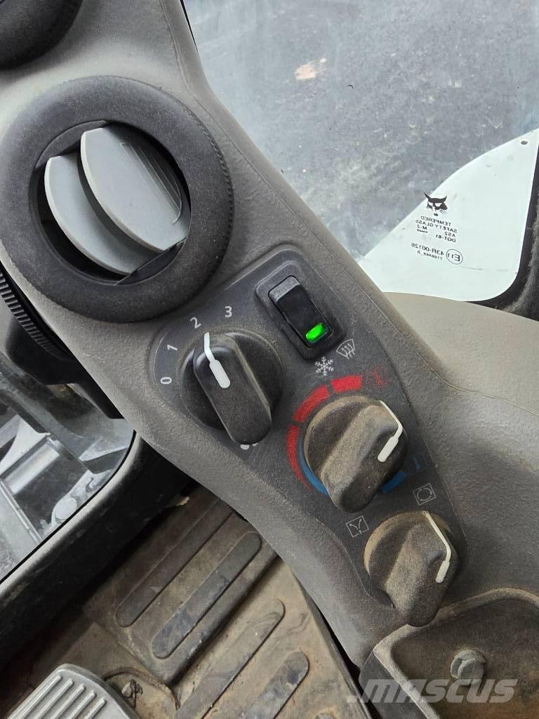 Bobcat E55 Miniescavadeiras