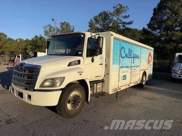 Hino 338 Camiões de entrega de bebidas