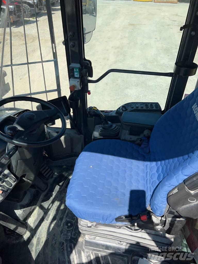 Komatsu WA 270-8 Carregadeiras de rodas