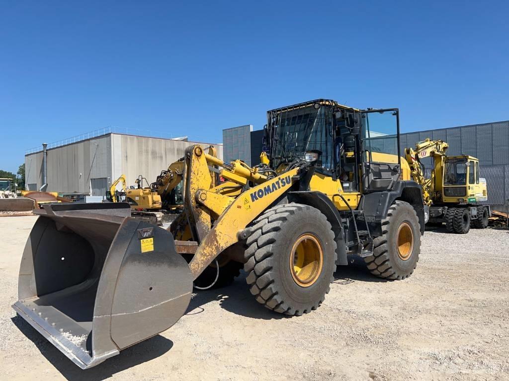 Komatsu WA 270-8 Carregadeiras de rodas