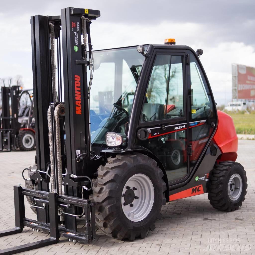 Manitou MC25 Empilhadores todo-terreno