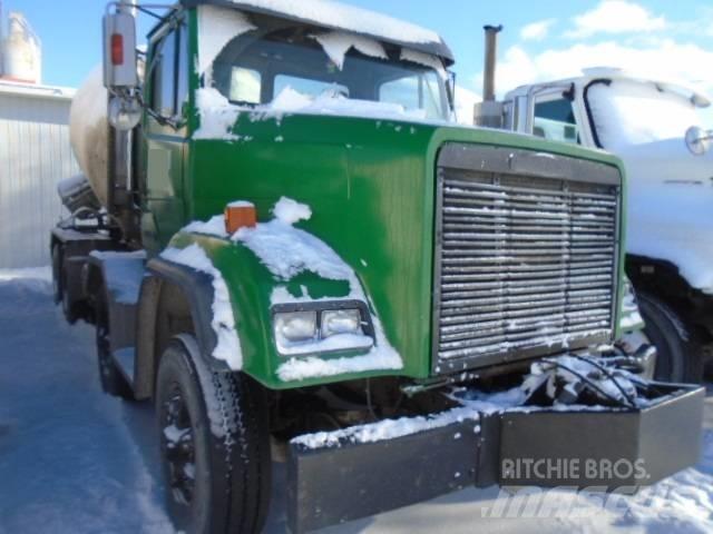 Freightliner FLC 112 Outros Camiões