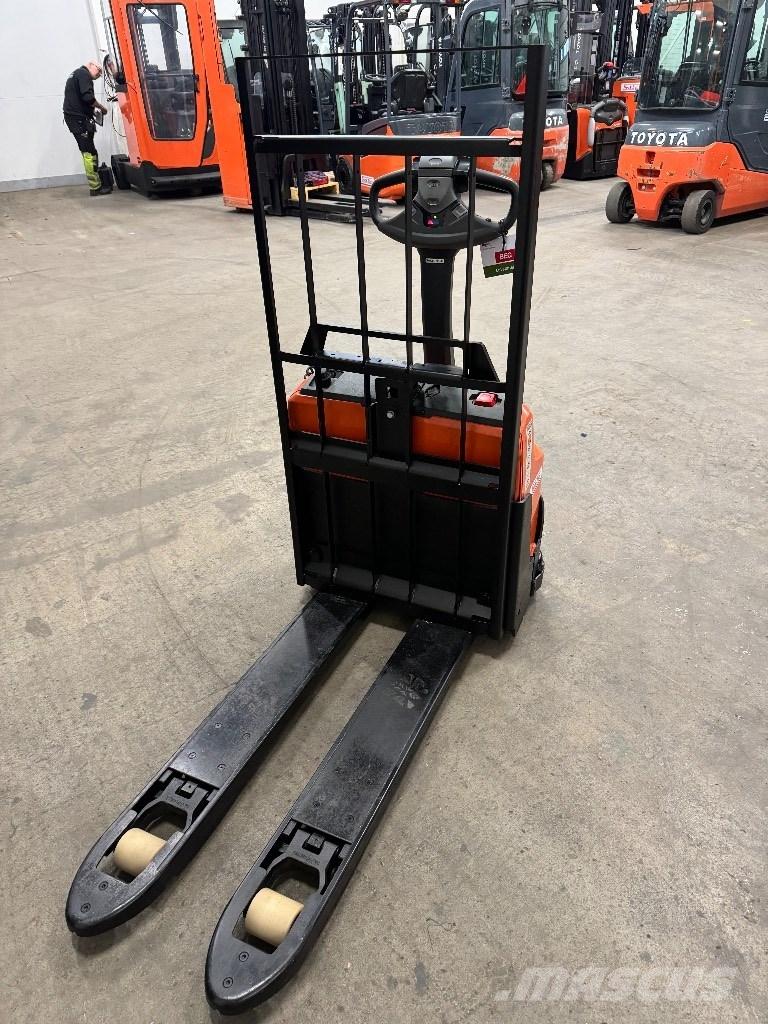 Toyota LWI160 Porta palettes