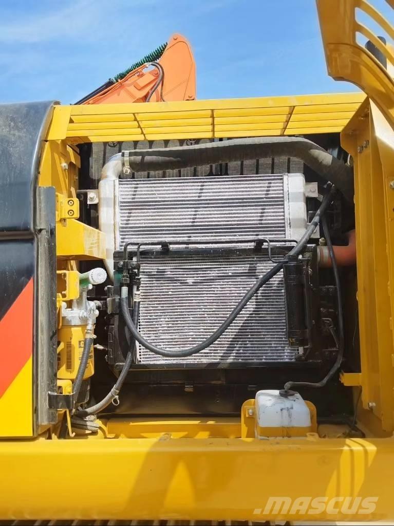 CAT 320 D 2 Escavadoras Midi 7t - 12t