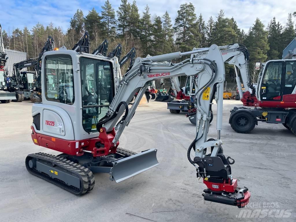 Takeuchi TB 225 Miniescavadeiras