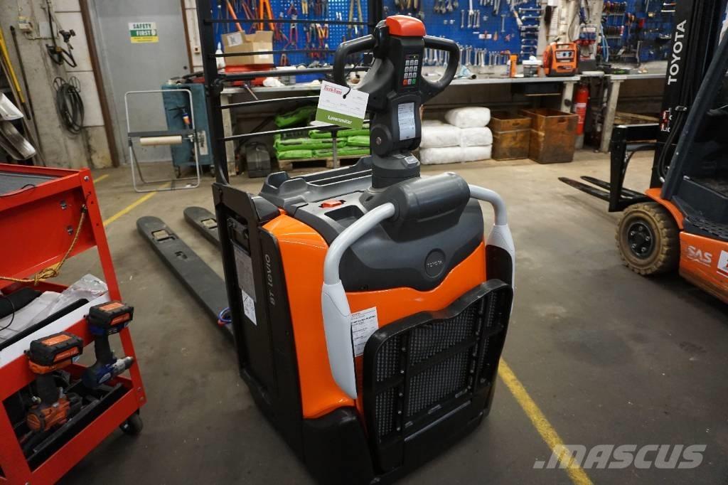 Toyota LPE250 Porta-paletes com plataforma