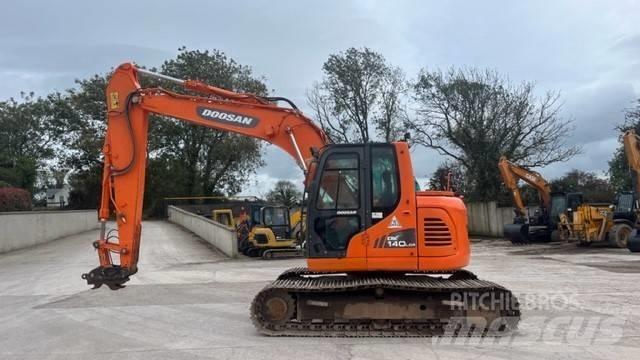 Doosan DX 140 Escavadeiras de esteiras