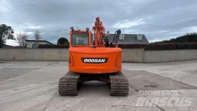 Doosan DX 140 Escavadeiras de esteiras
