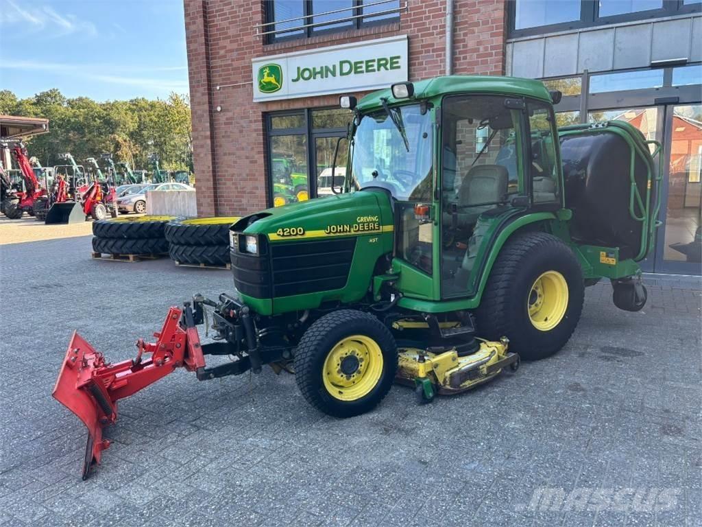 John Deere 4200 Tractores compactos