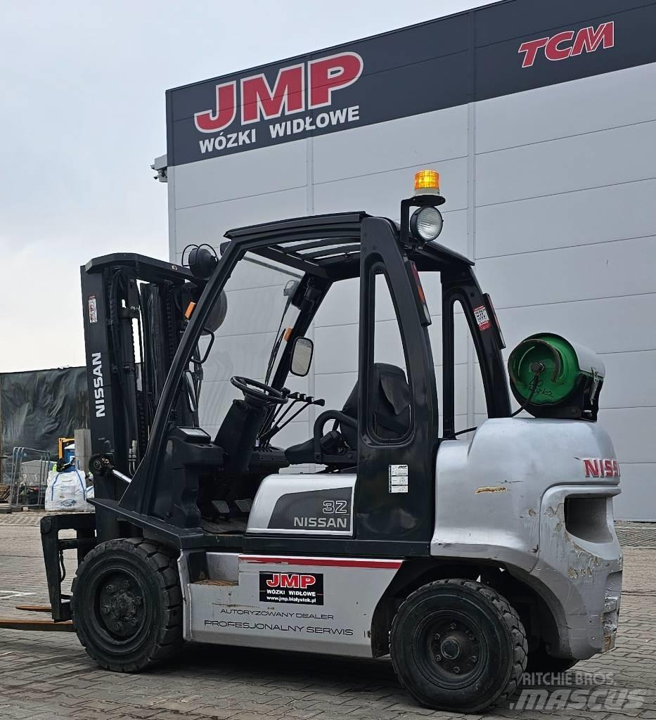 Nissan UG1D2A32LQ Empilhadores a gás
