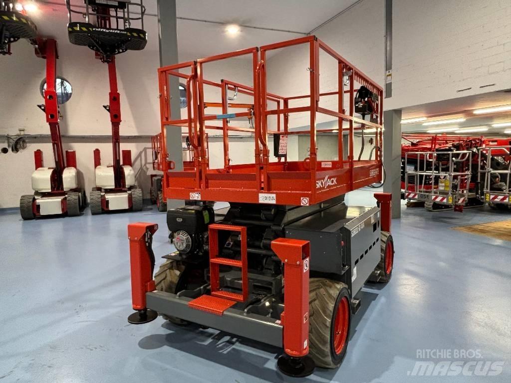 SkyJack SJ 6832 RTE Elevadores de tesoura
