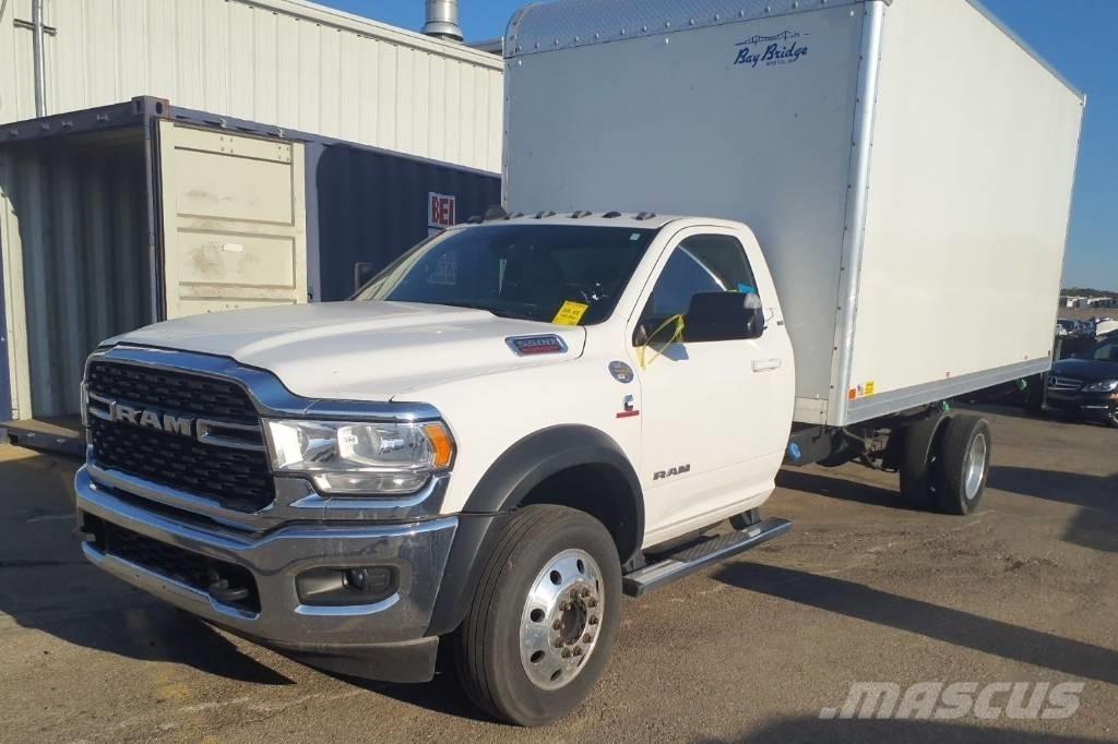 RAM 5500 SLT Caminhões de caixa fechada