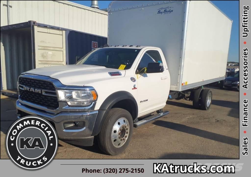 RAM 5500 SLT Caminhões de caixa fechada