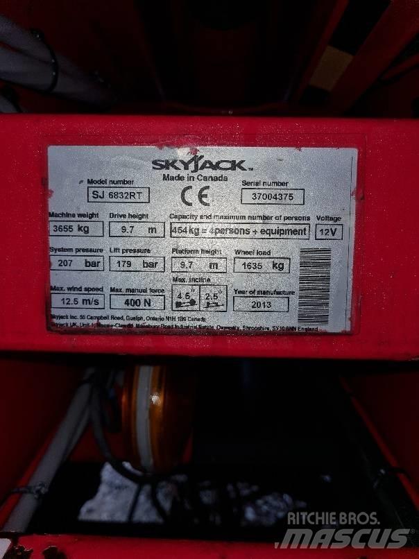 SkyJack SJ 6832 Elevadores de tesoura