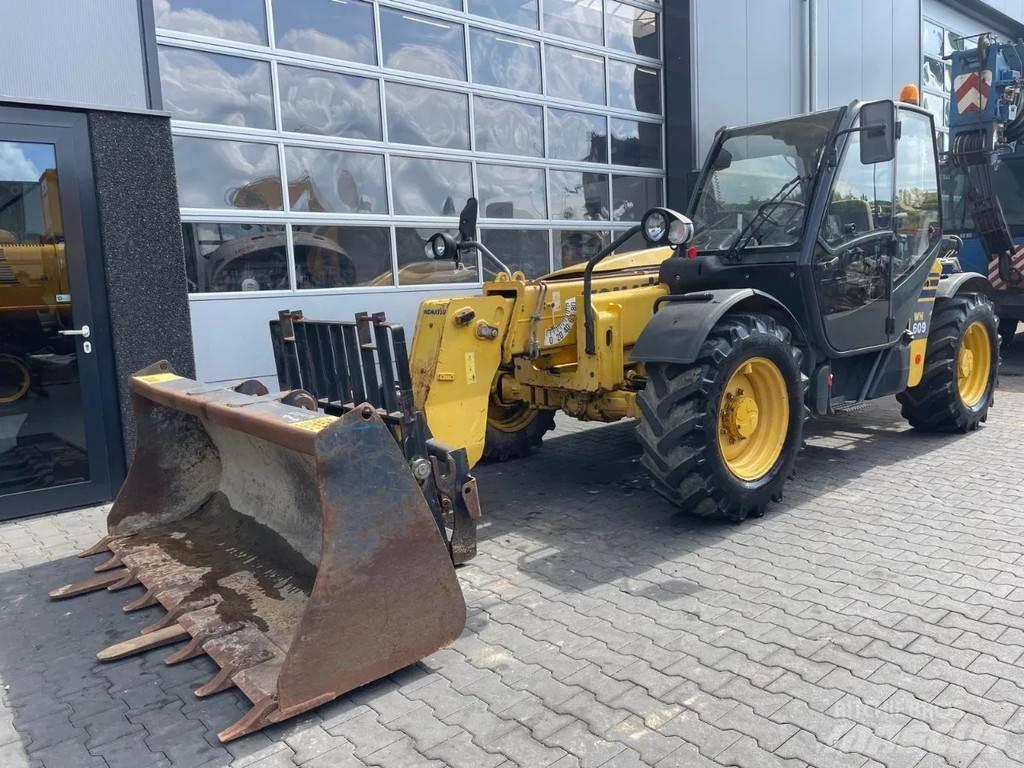 Komatsu WH609-1ED Manipulador telescópico