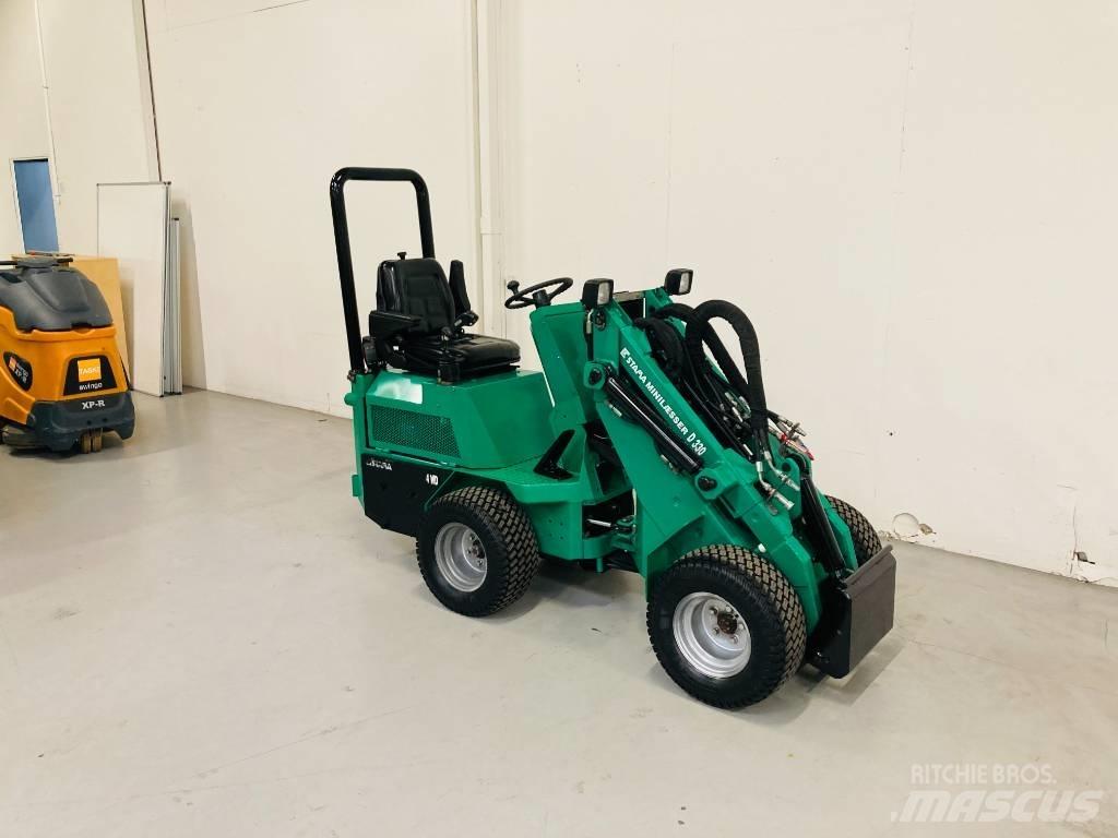 Stama D330 Mini carregadoras