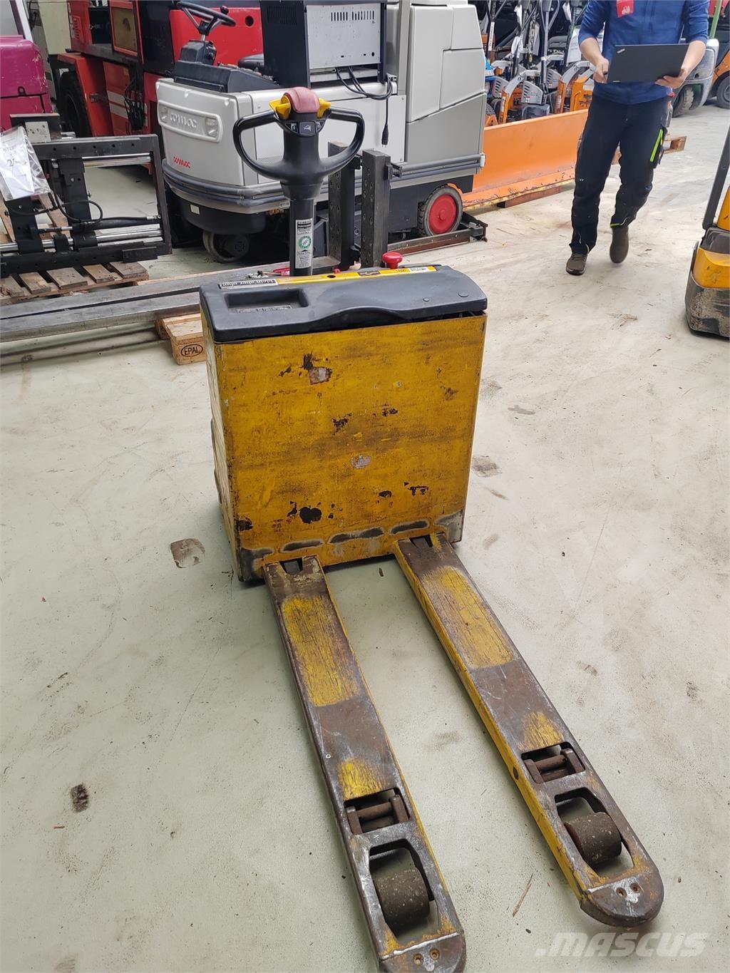 OM TL 18 Empilhador para operador externo