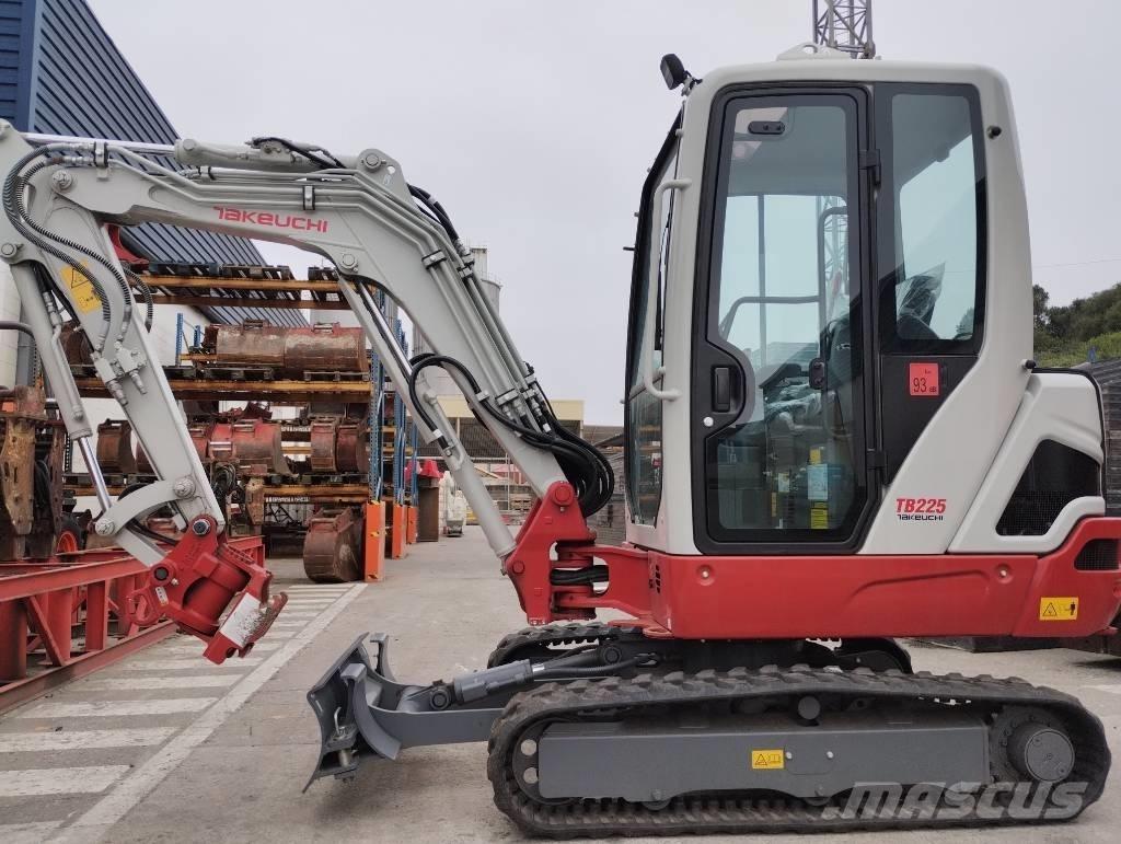 Takeuchi TB 225 Miniescavadeiras