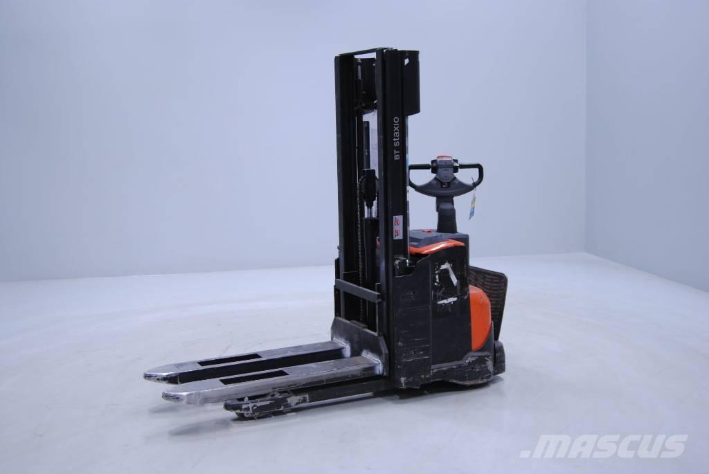 Toyota SWE140L Empilhador para operador externo