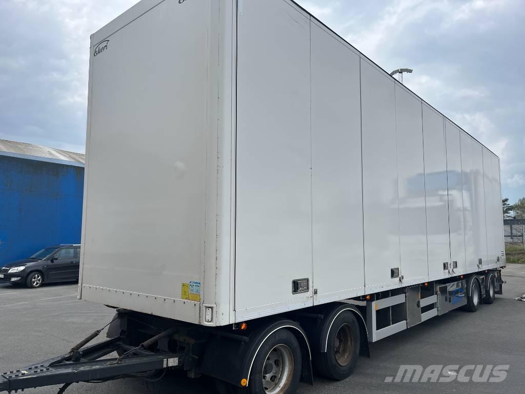 Ekeri X Reboques de caixa fechada