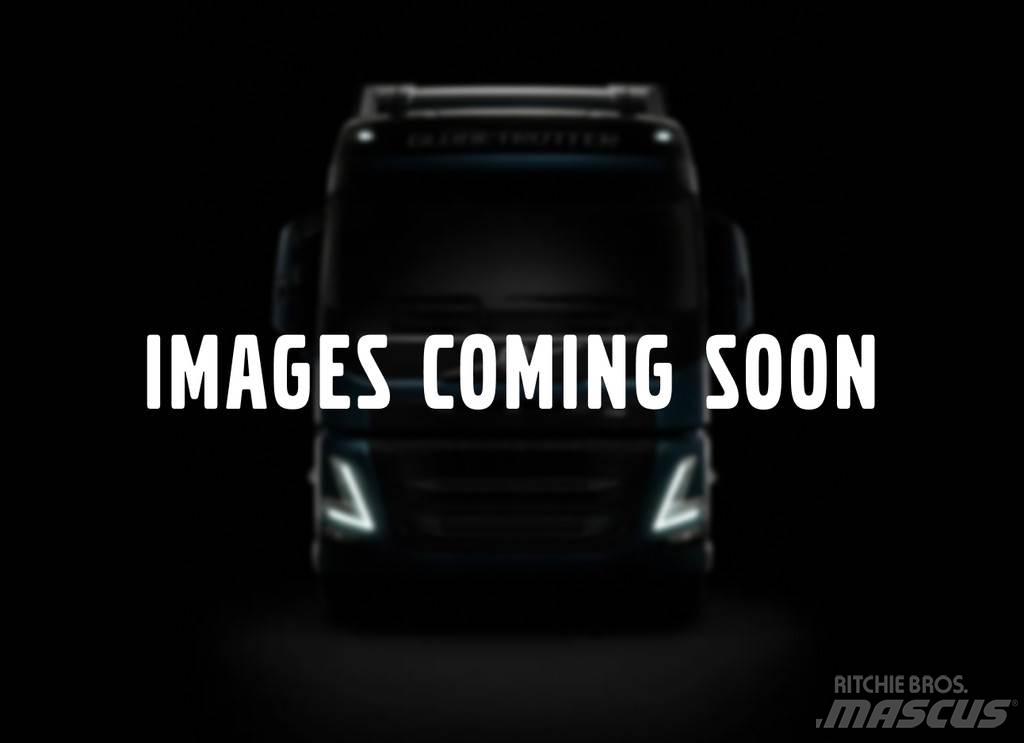 Volvo FL Caminhões de caixa fechada