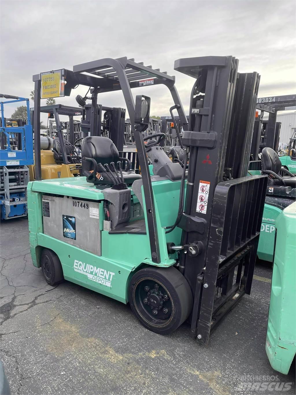 Mitsubishi FBC30N Empilhadores eléctricos