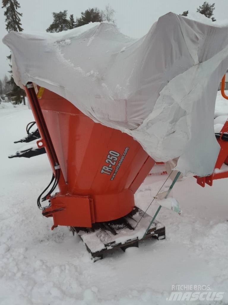 TR 250  HB Lançadores de neve