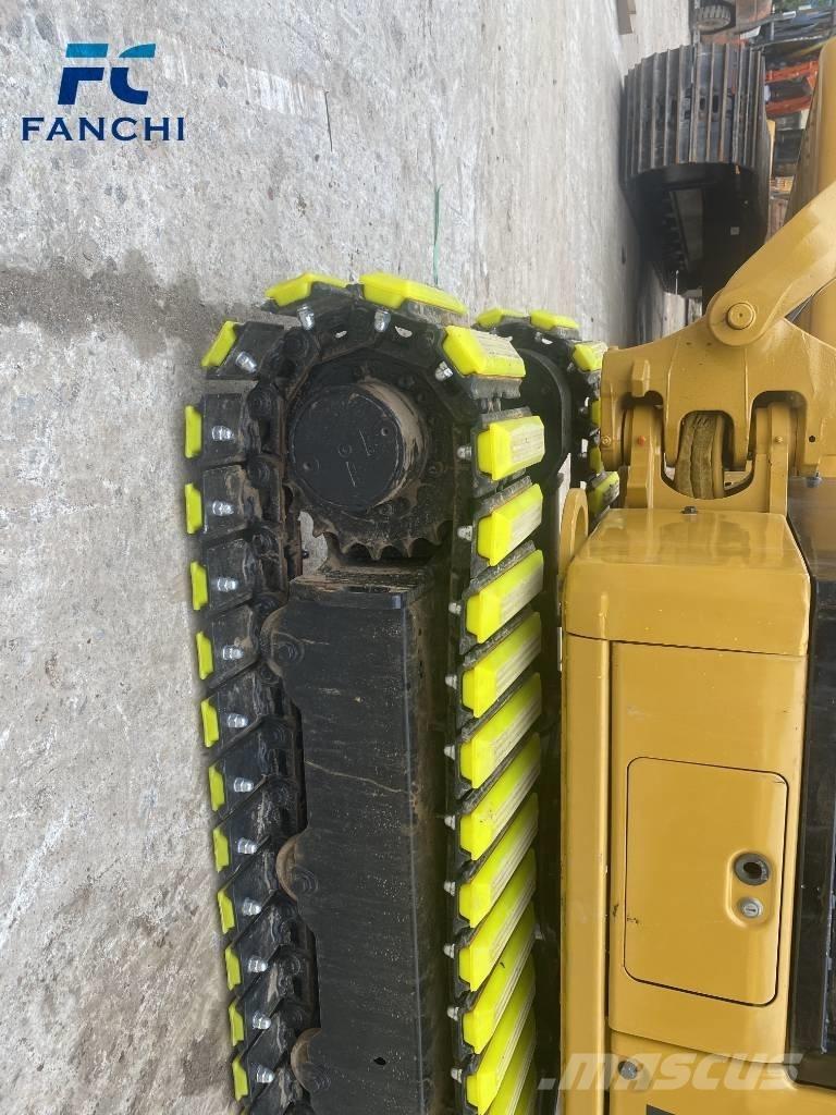 CAT 302 Miniescavadeiras
