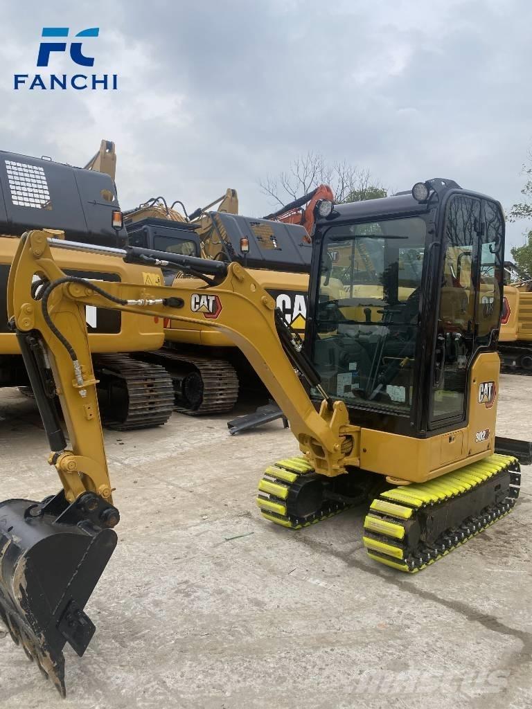 CAT 302 Miniescavadeiras