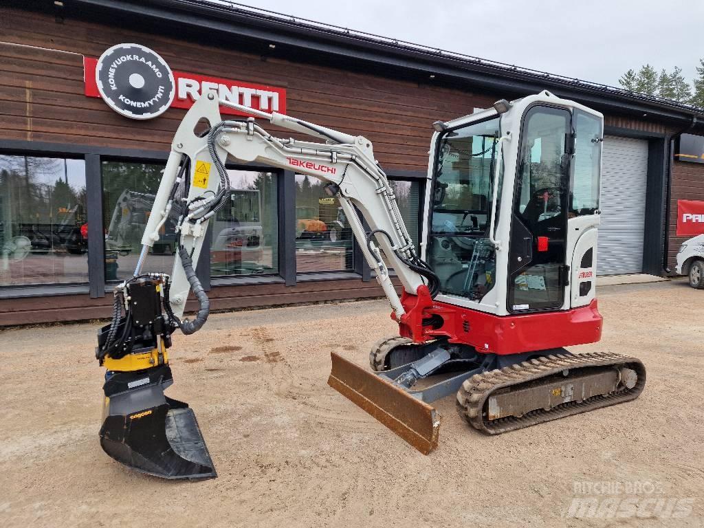 Takeuchi TB 325 R Miniescavadeiras