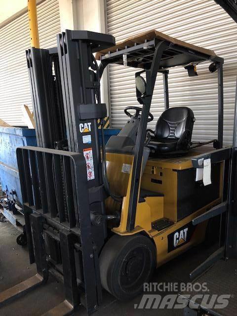 CAT EC30N Empilhadores eléctricos