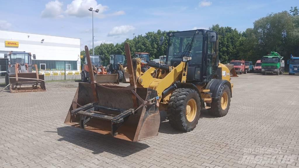 CAT 908 M Carregadeiras de rodas