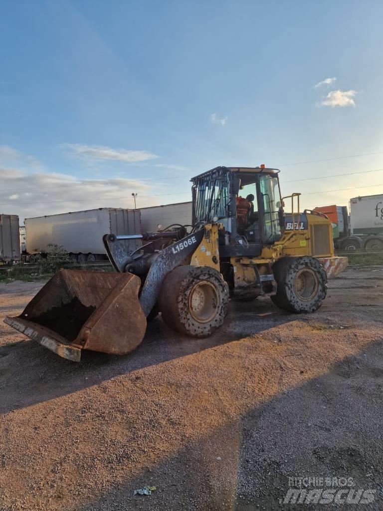 Bell L 1506 E Carregadeiras de rodas