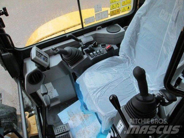 CAT 303.5 Miniescavadeiras