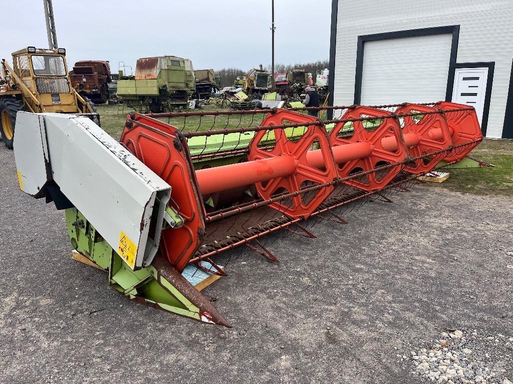 CLAAS C 600 Ceifeiras debulhadoras compactas