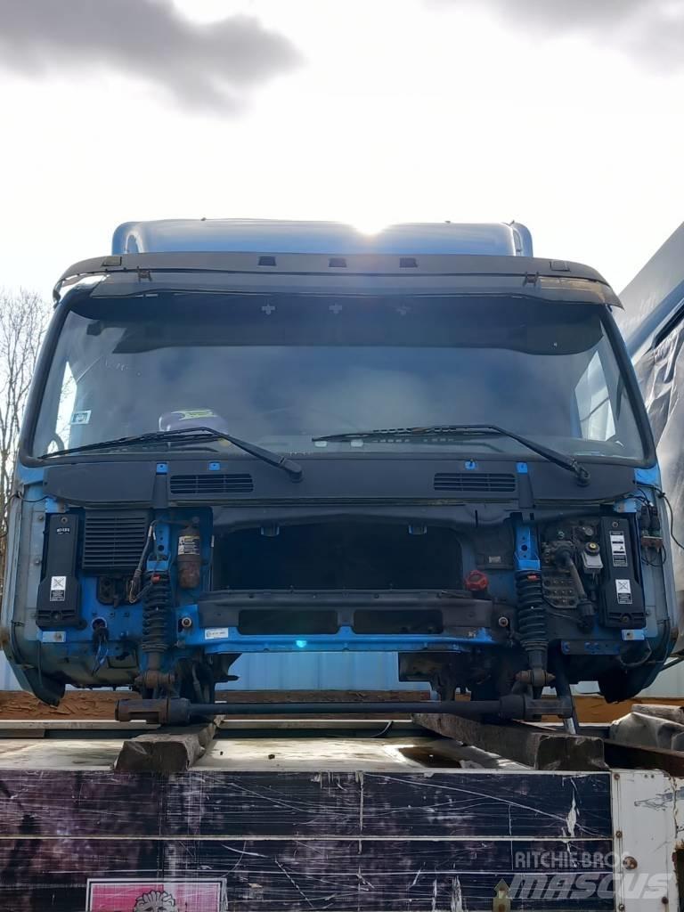 Volvo FM 9.320 Cabines e interior