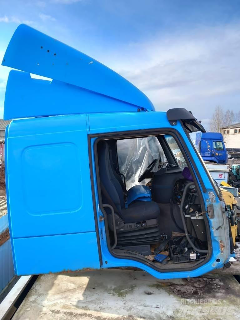 Volvo FM 9.320 Cabines e interior